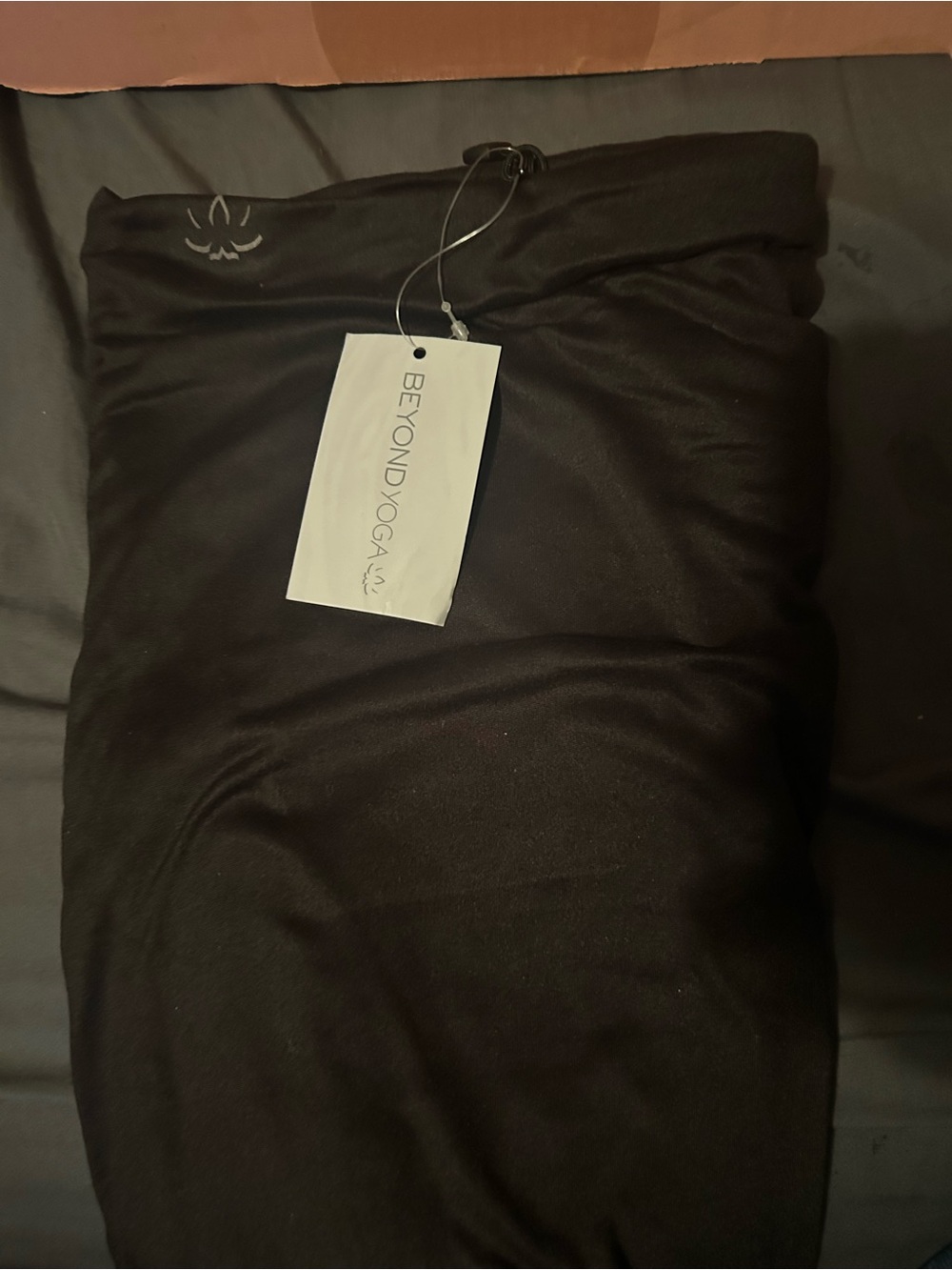 Beyond Yoga Pocket Infinity Scarf Black Hidden Zipper